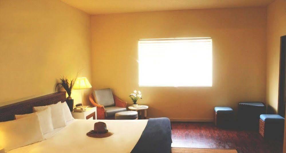 One Pacific Hotel Tamuning Εξωτερικό φωτογραφία